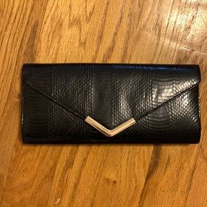 Aldo clutch